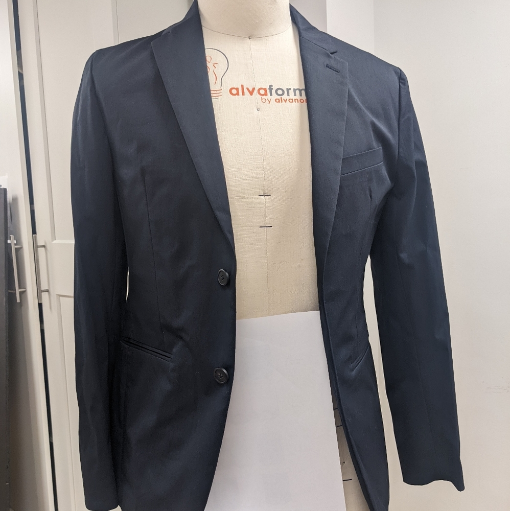 $600 Dollar Retail Navy 2 button Blazer Theory Mens-38R NEW With Tags